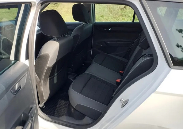 Skoda Fabia cena 23900 przebieg: 199000, rok produkcji 2019 z Oświęcim małe 154